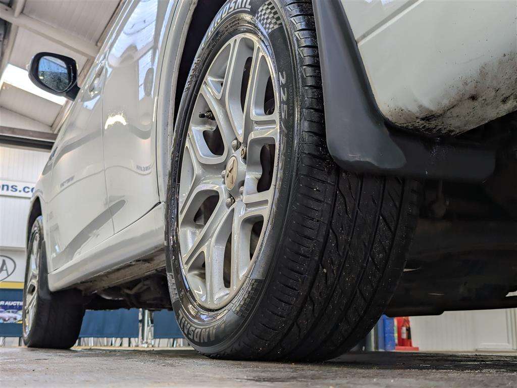 <p>2015 MITSUBISHI OUTLANDER GX 4HS PHEV AUTO</p>