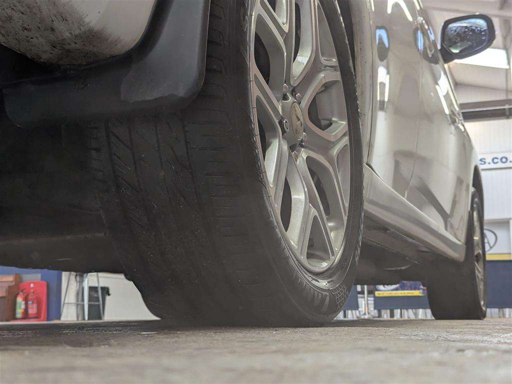 <p>2015 MITSUBISHI OUTLANDER GX 4HS PHEV AUTO</p>