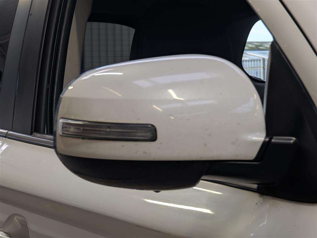 <p>2015 MITSUBISHI OUTLANDER GX 4HS PHEV AUTO</p>