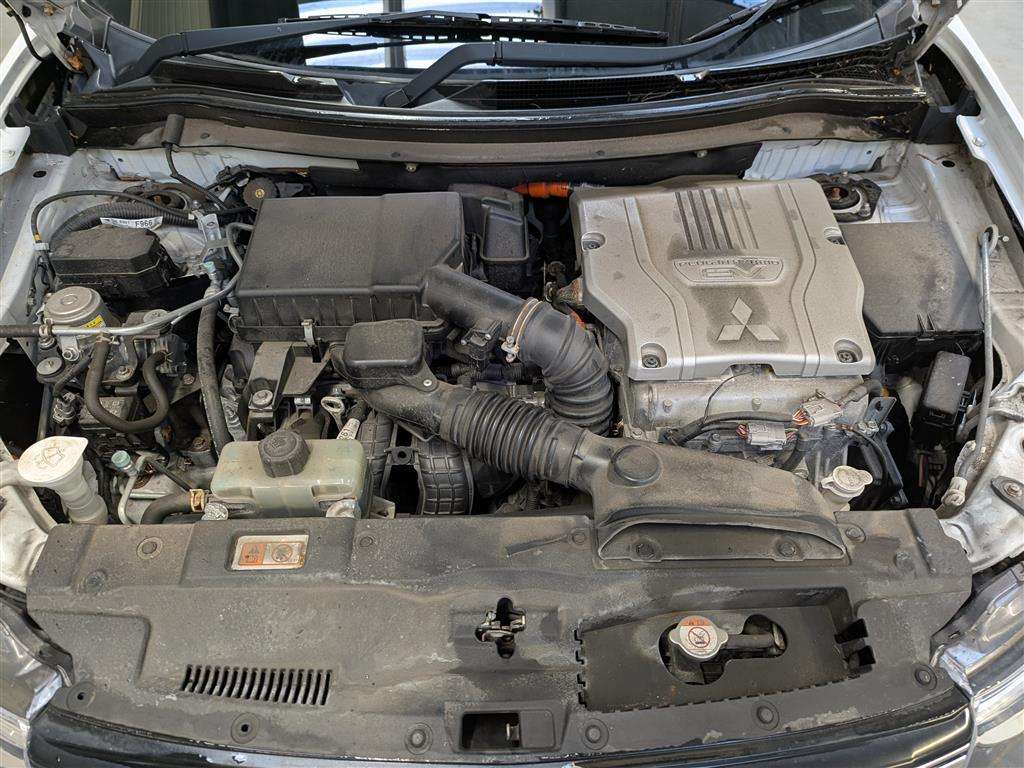 <p>2015 MITSUBISHI OUTLANDER GX 4HS PHEV AUTO</p>