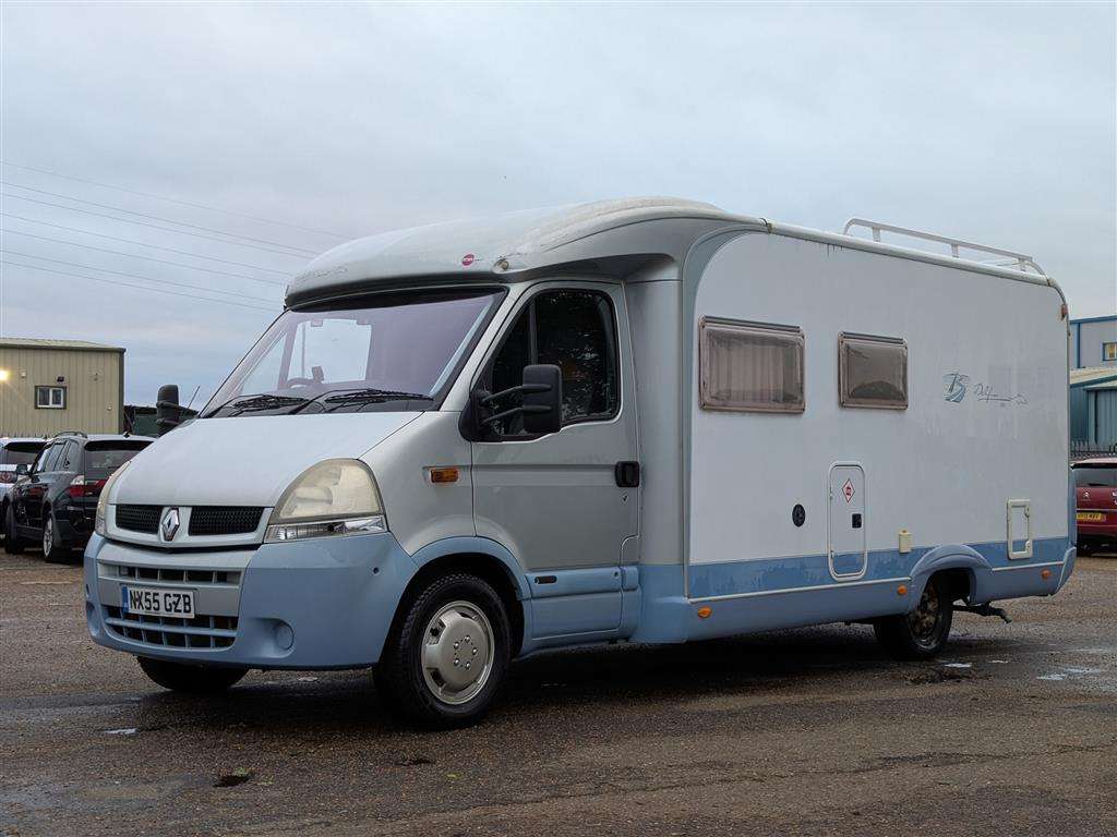 <p>2005 RENAULT MOTORHOME CARAVAN</p>