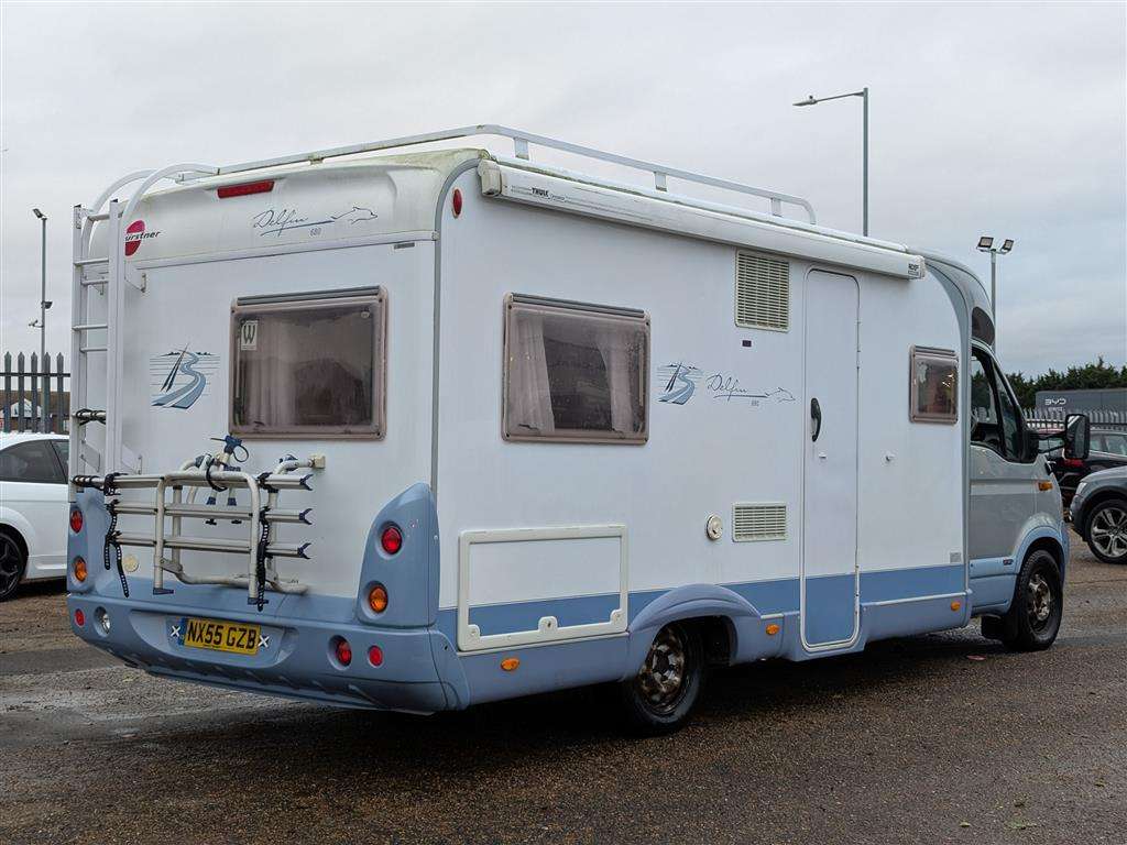 <p>2005 RENAULT MOTORHOME CARAVAN</p>