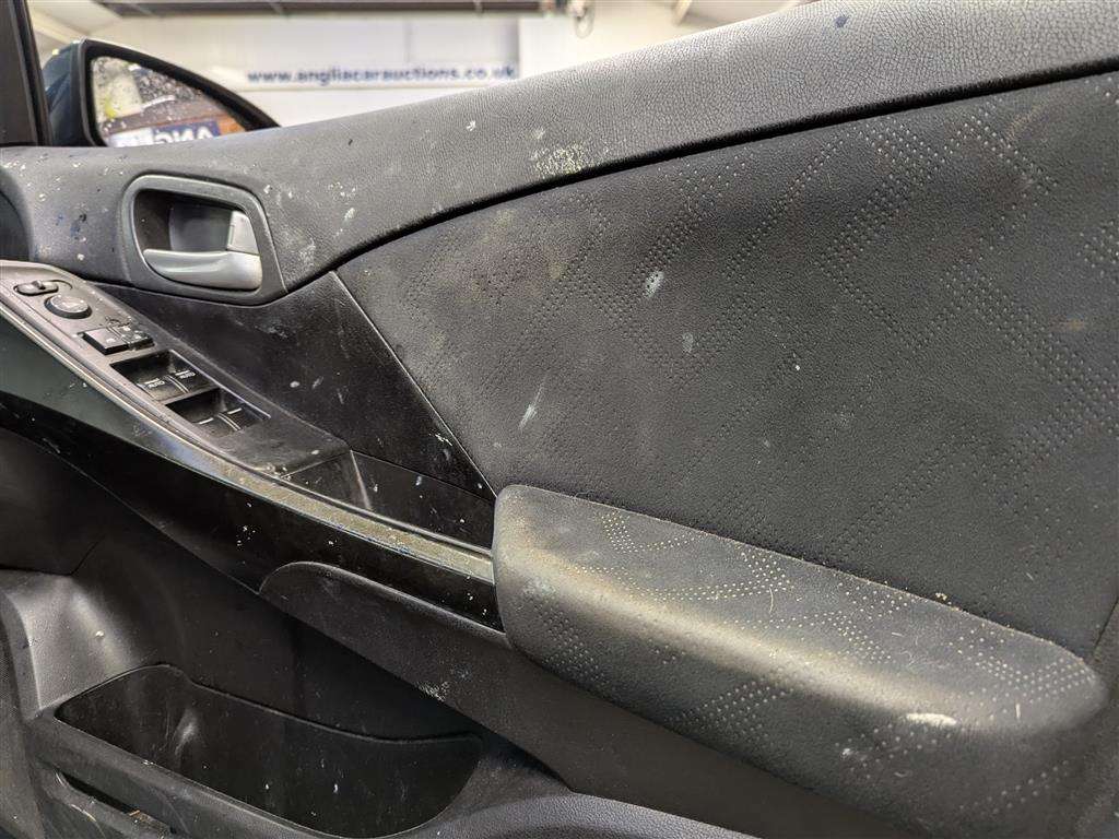 <p>2012 HONDA CIVIC I-VTEC SE</p>