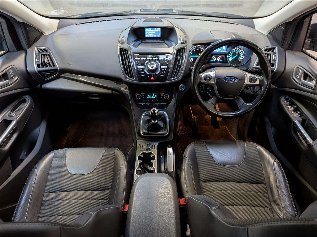 <p>2015 FORD KUGA TITANIUM</p>