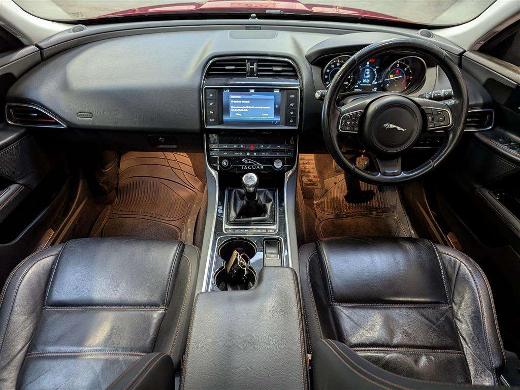 <p>2016 JAGUAR XE PRESTIGE D</p>