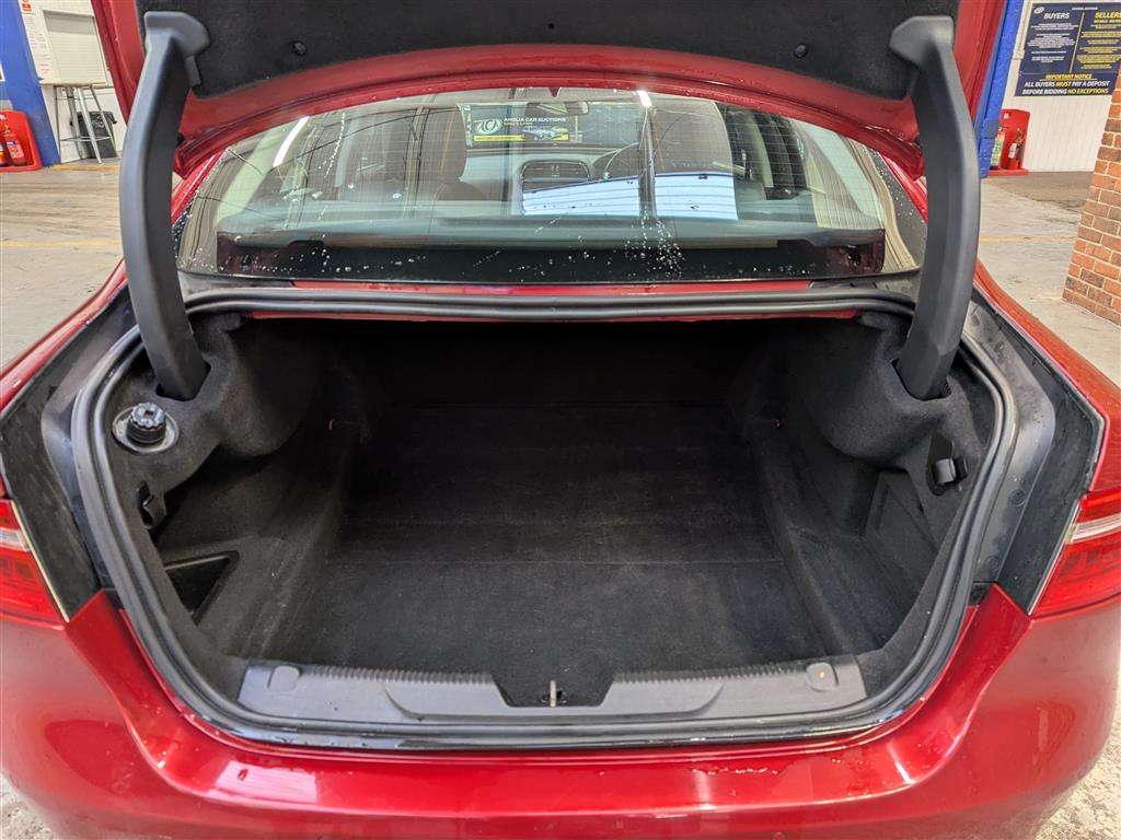 <p>2016 JAGUAR XE PRESTIGE D</p>