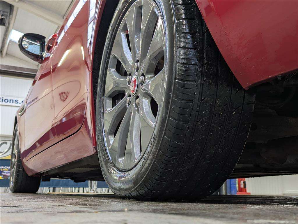 <p>2016 JAGUAR XE PRESTIGE D</p>