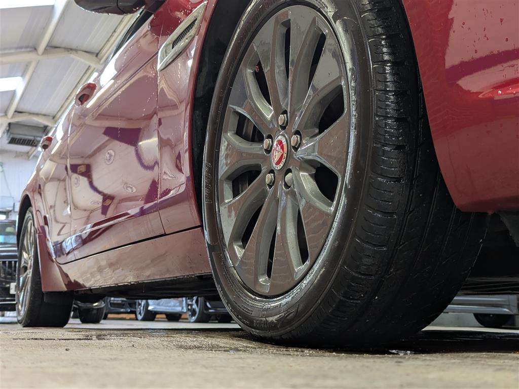 <p>2016 JAGUAR XE PRESTIGE D</p>