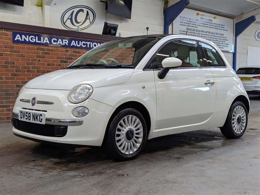 <p>2008 FIAT 500 LOUNGE RHD</p>
