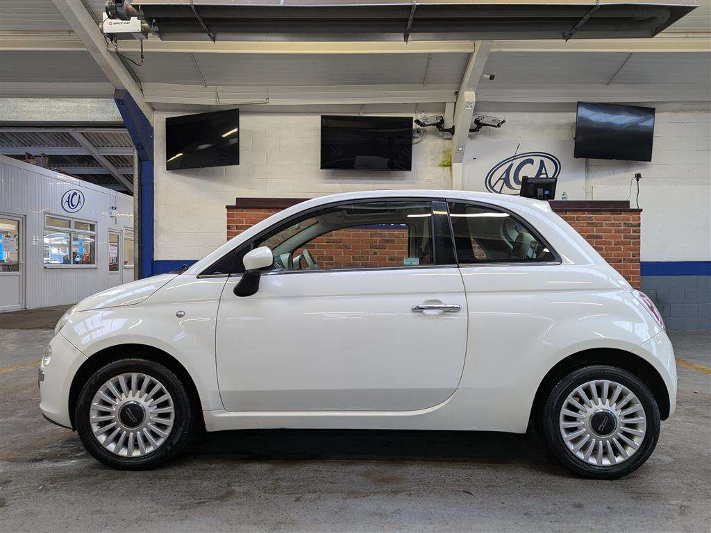 <p>2008 FIAT 500 LOUNGE RHD</p>