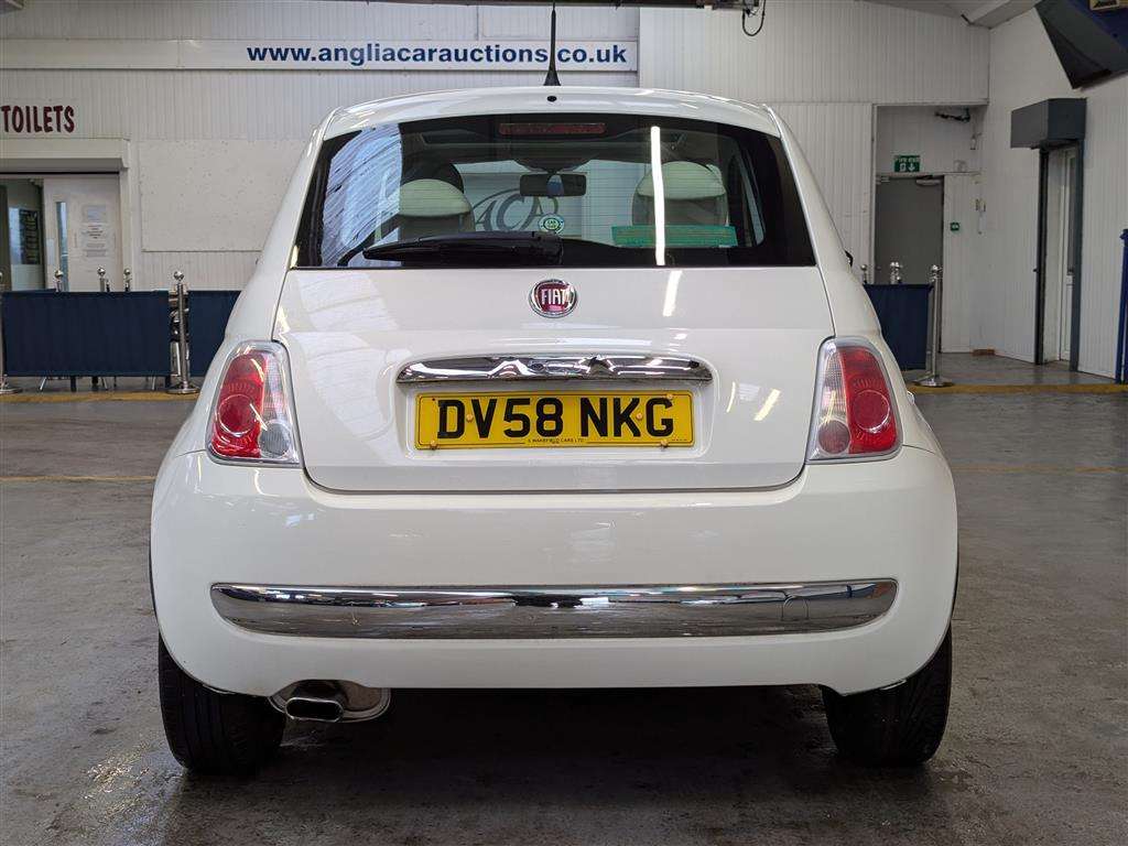 <p>2008 FIAT 500 LOUNGE RHD</p>