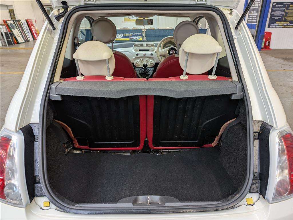 <p>2008 FIAT 500 LOUNGE RHD</p>