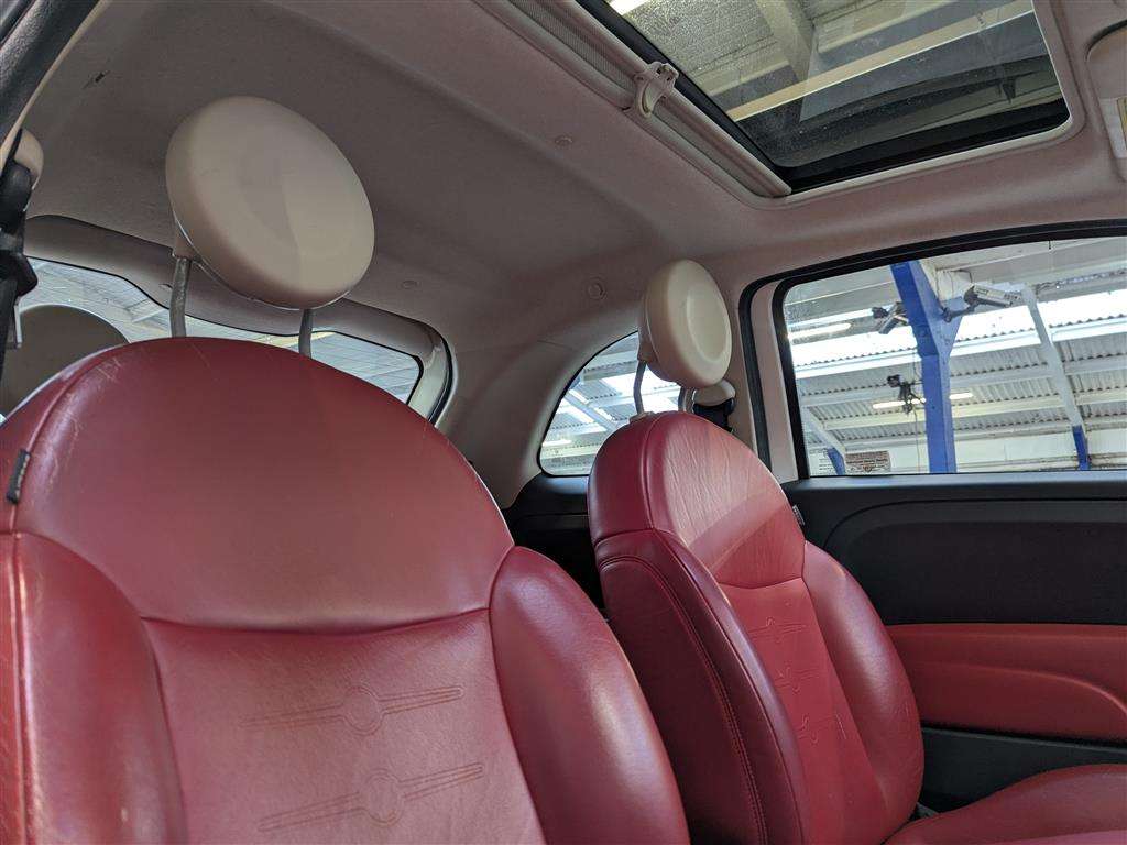 <p>2008 FIAT 500 LOUNGE RHD</p>