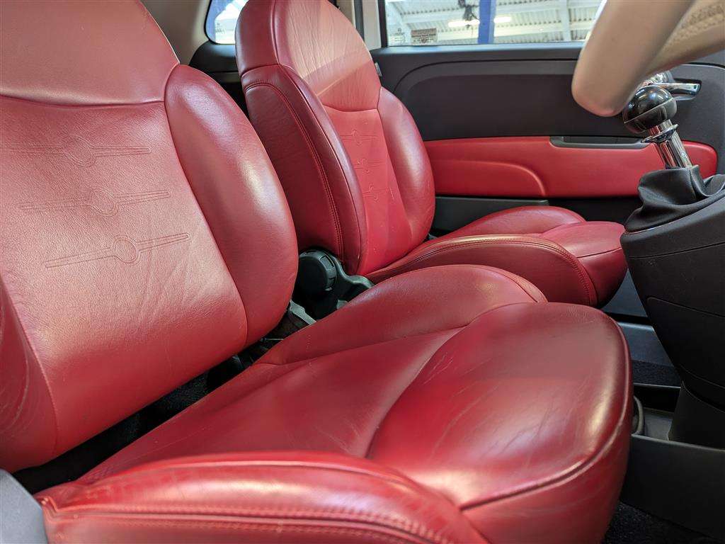 <p>2008 FIAT 500 LOUNGE RHD</p>