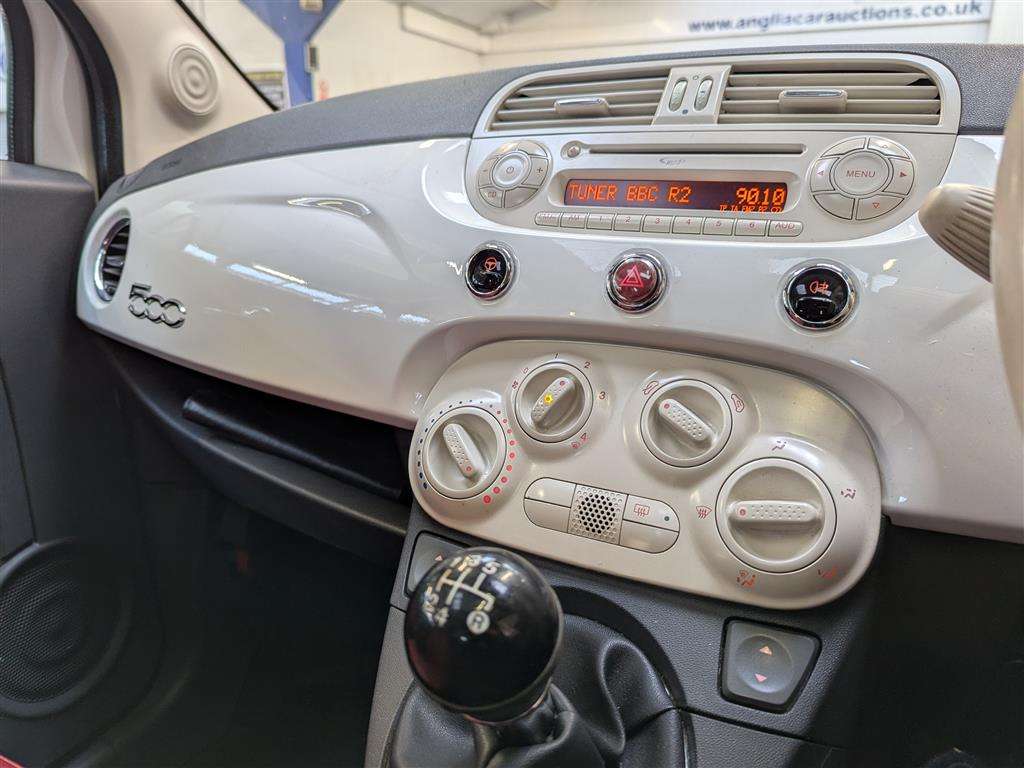 <p>2008 FIAT 500 LOUNGE RHD</p>