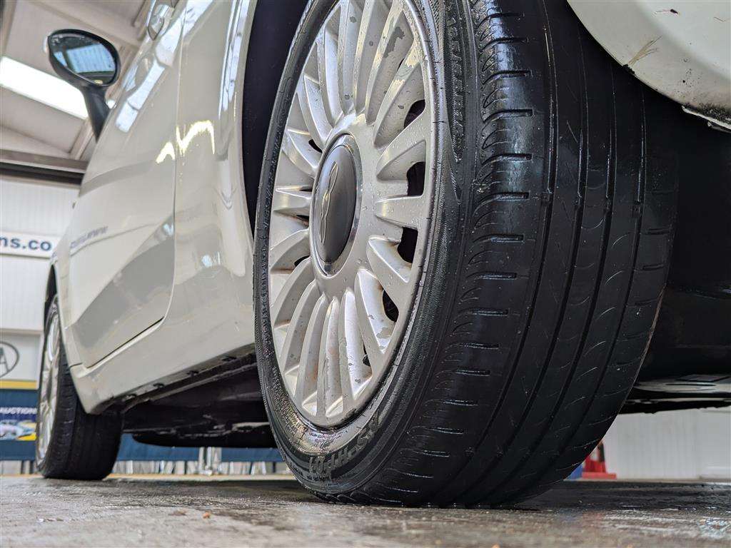 <p>2008 FIAT 500 LOUNGE RHD</p>