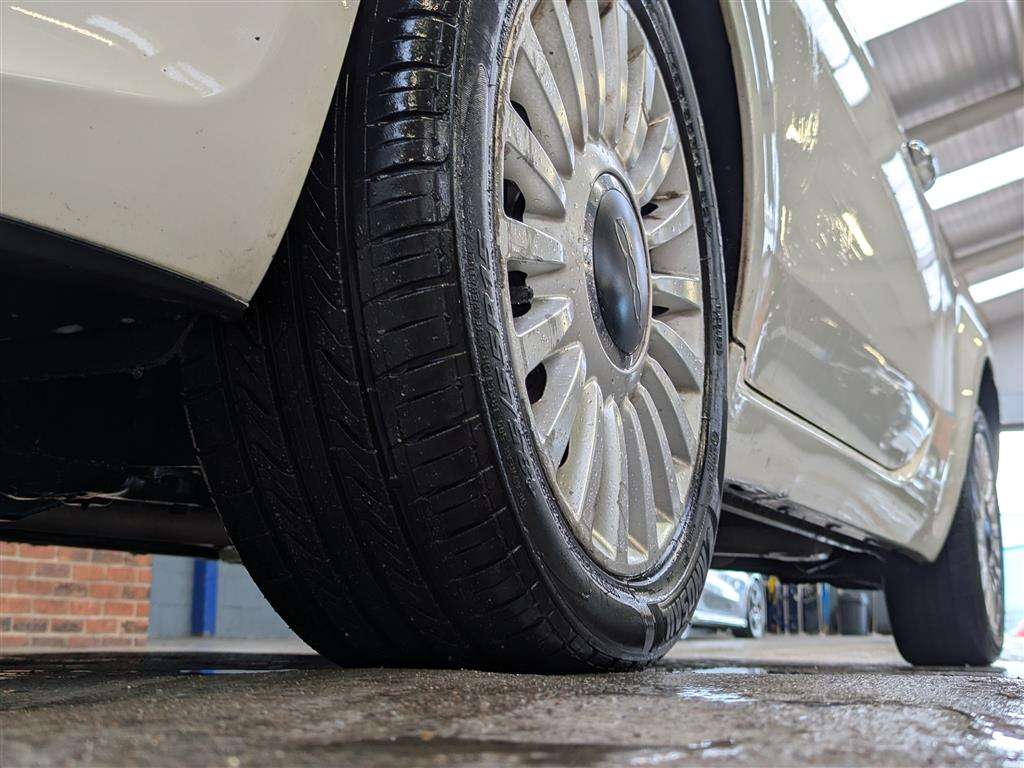 <p>2008 FIAT 500 LOUNGE RHD</p>