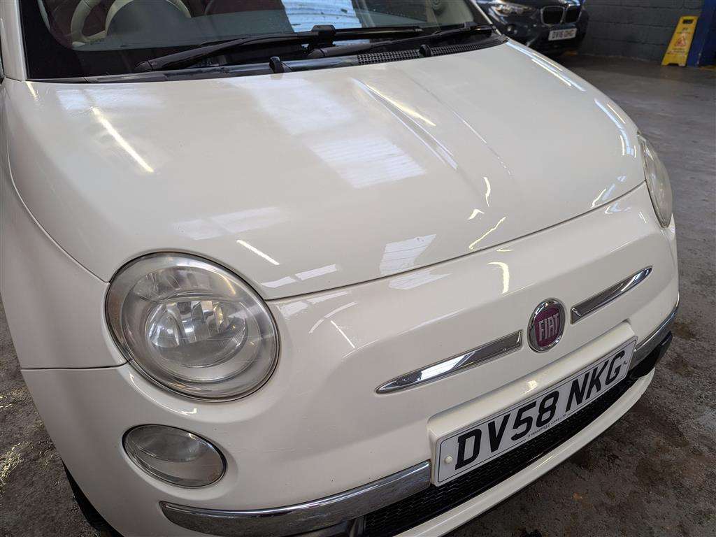 <p>2008 FIAT 500 LOUNGE RHD</p>
