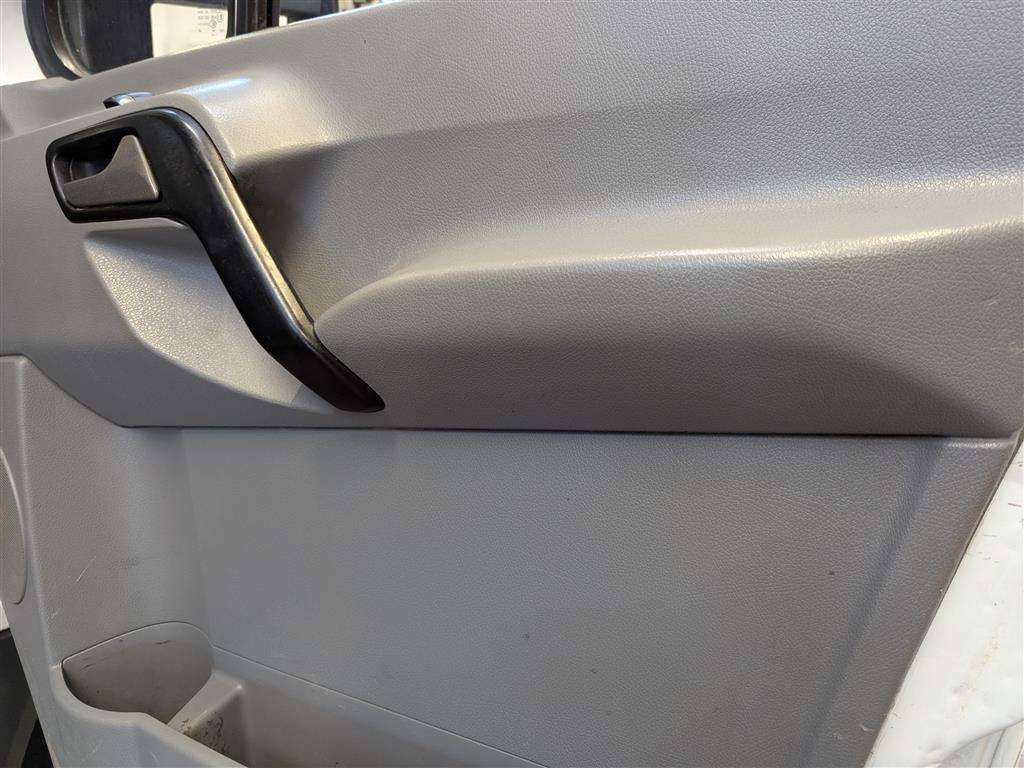 <p>2014 MERCEDES-BENZ SPRINTER 313 CDI</p>