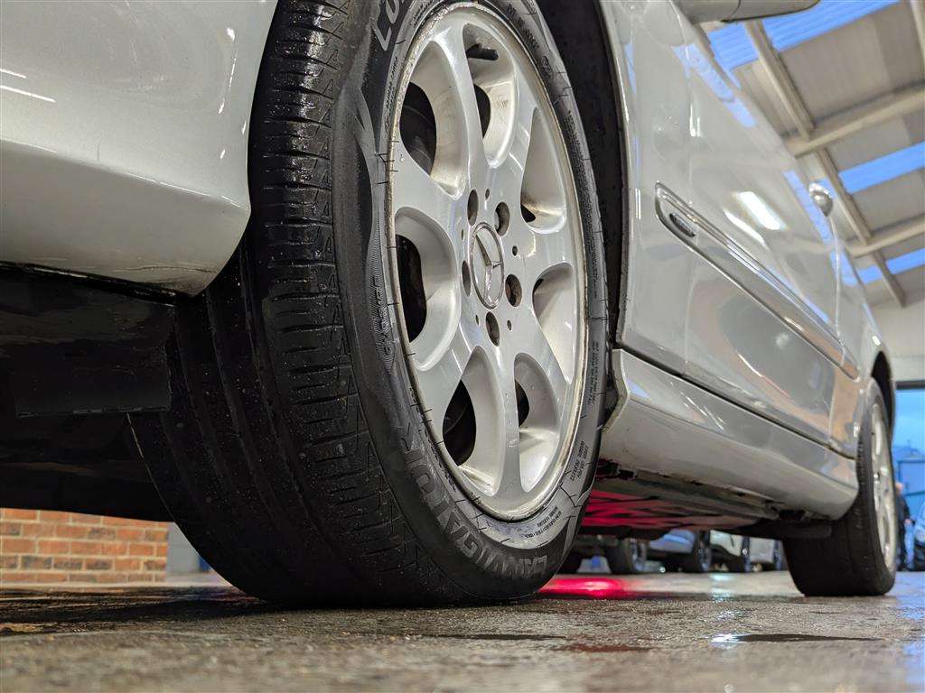 <p>2005 MERCEDES CLK 320 ELEGANCE AUTO</p>