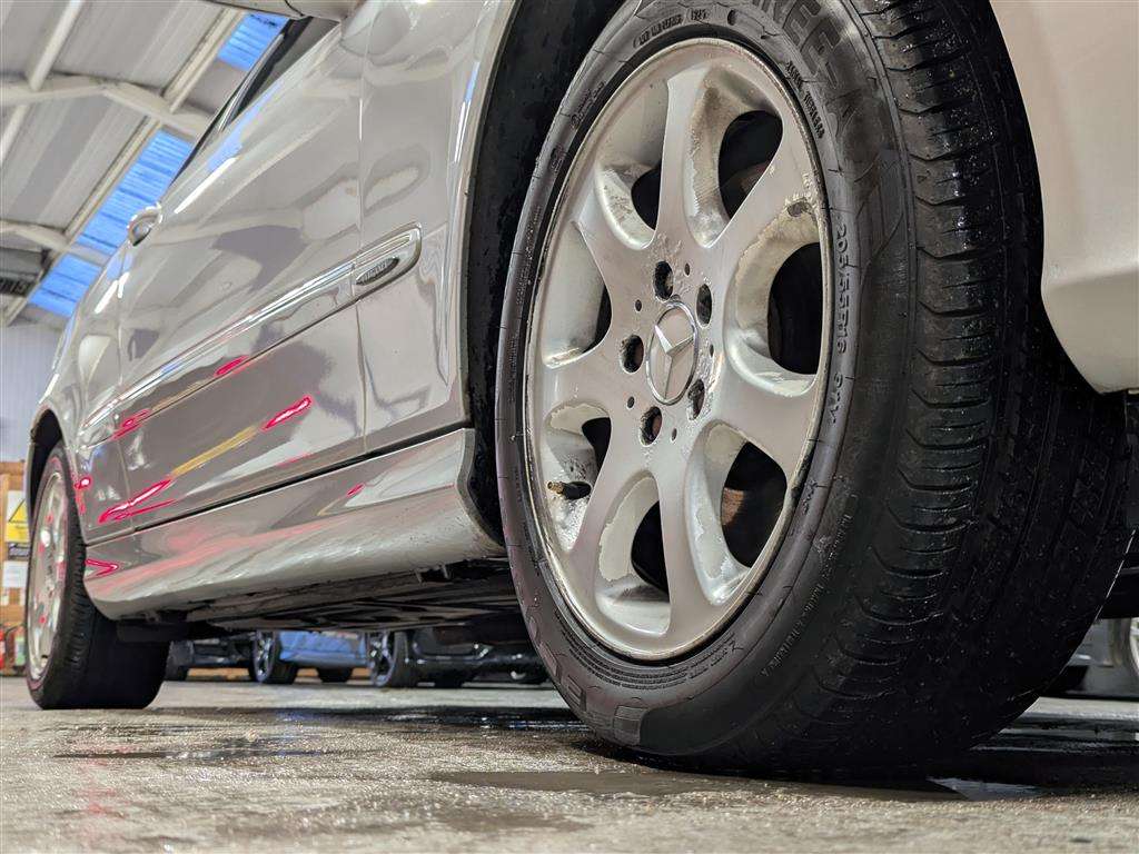 <p>2005 MERCEDES CLK 320 ELEGANCE AUTO</p>