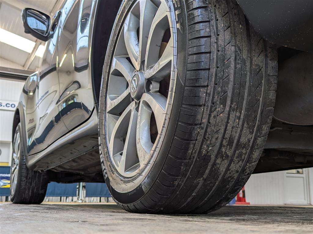 <p>2016 NISSAN JUKE TEKNA CVT</p>