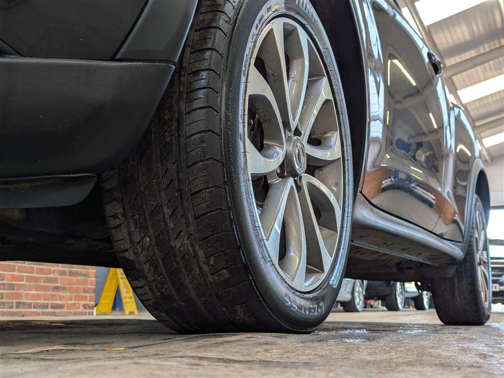 <p>2016 NISSAN JUKE TEKNA CVT</p>