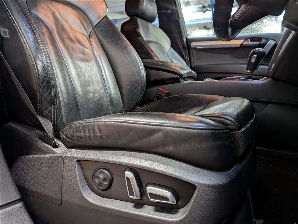 <p>2011 AUDI Q7 S LINE TDI QUATTRO AUTO</p>