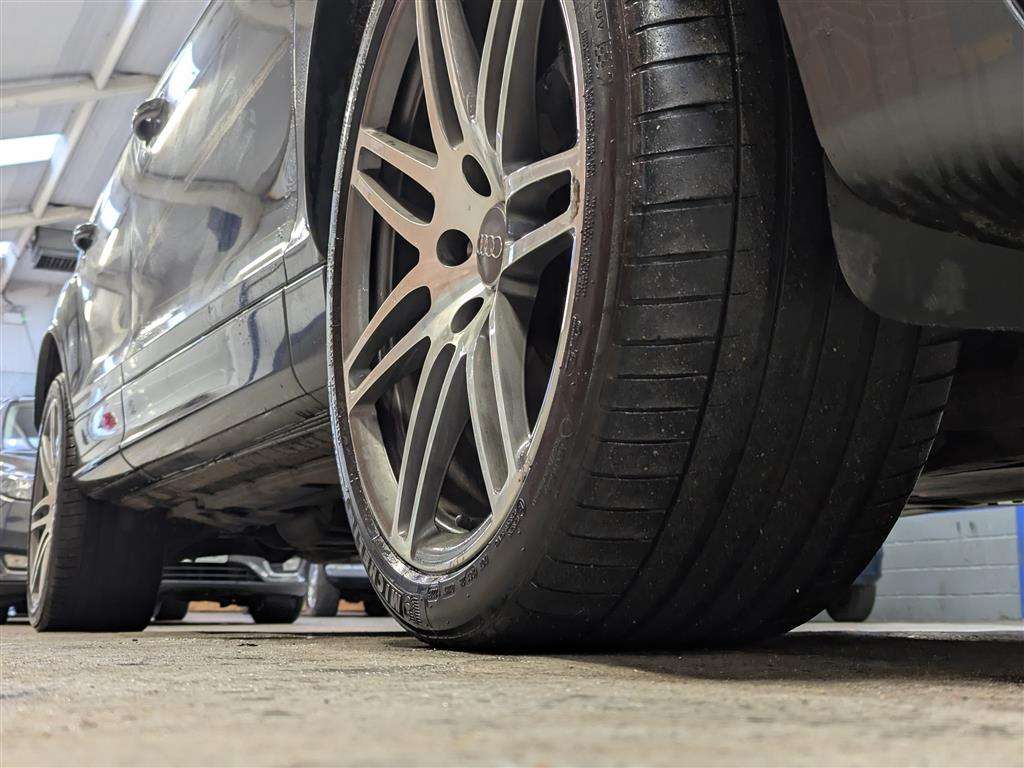 <p>2011 AUDI Q7 S LINE TDI QUATTRO AUTO</p>