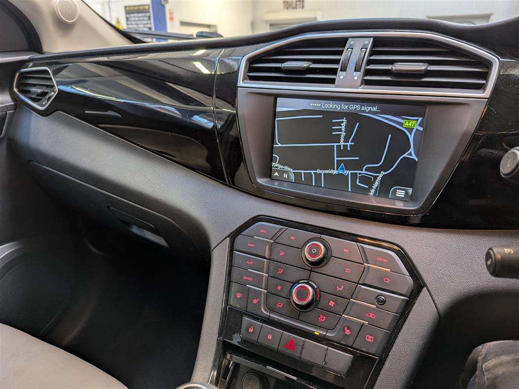 <p>2017 MG GS EXCLUSIVE</p>