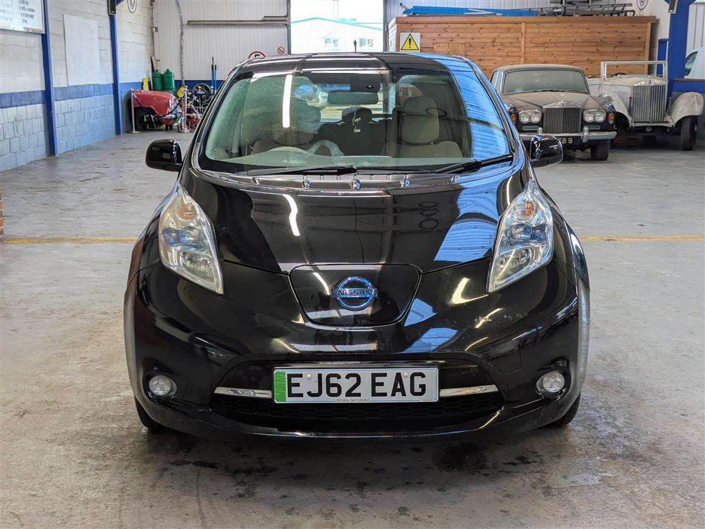 <p>2012 NISSAN LEAF</p>