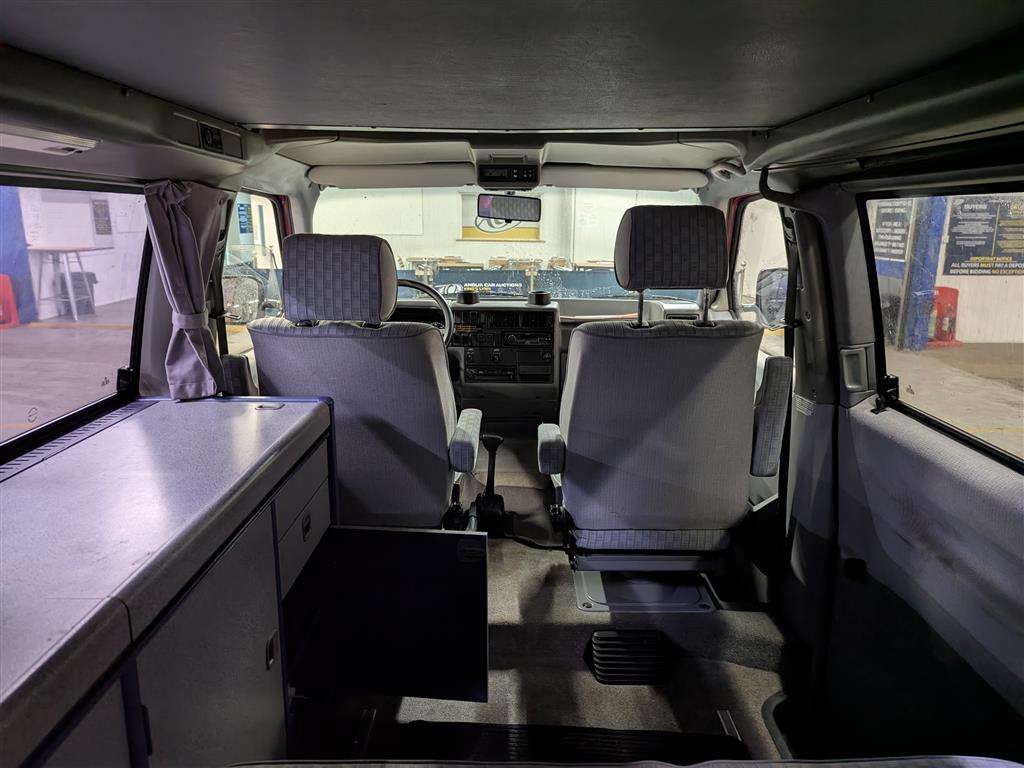 <p>1992 VOLKSWAGEN TRANSPORTER</p>
