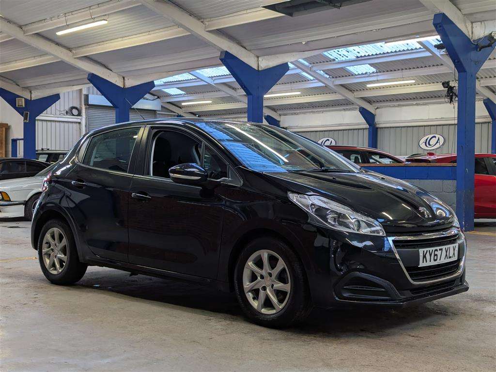 <p>2017 PEUGEOT 208 ACTIVE BLUE HDI S/S</p>