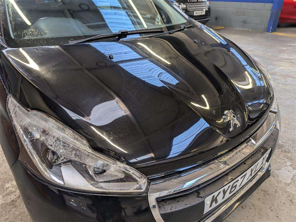 <p>2017 PEUGEOT 208 ACTIVE BLUE HDI S/S</p>