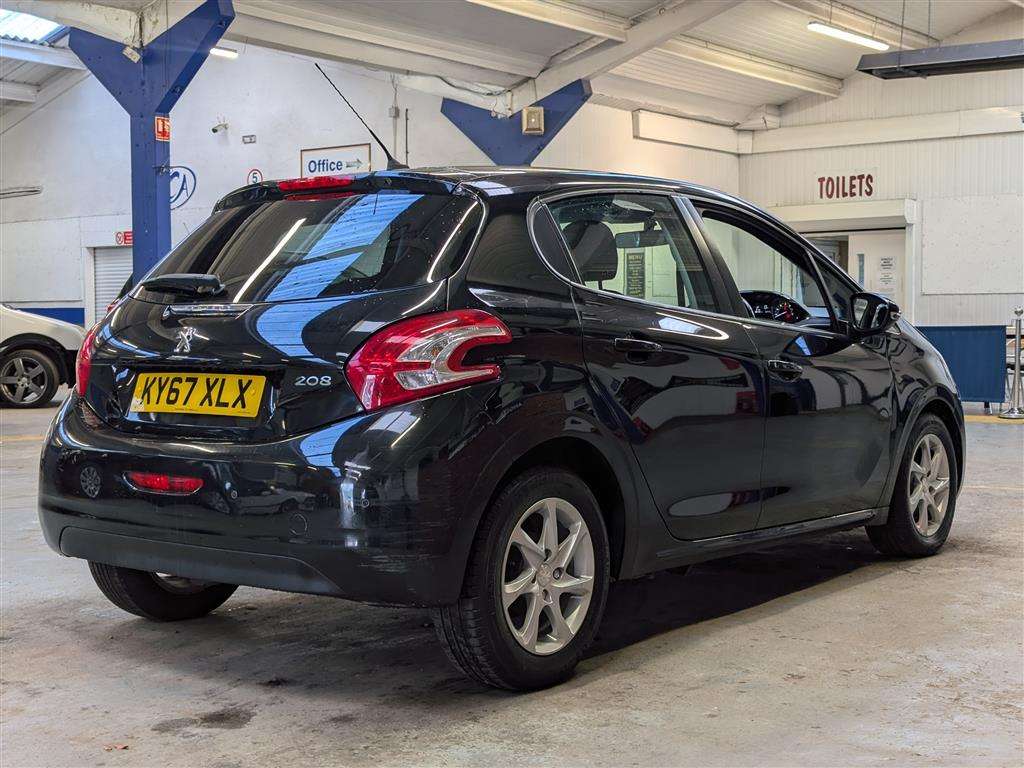 <p>2017 PEUGEOT 208 ACTIVE BLUE HDI S/S</p>