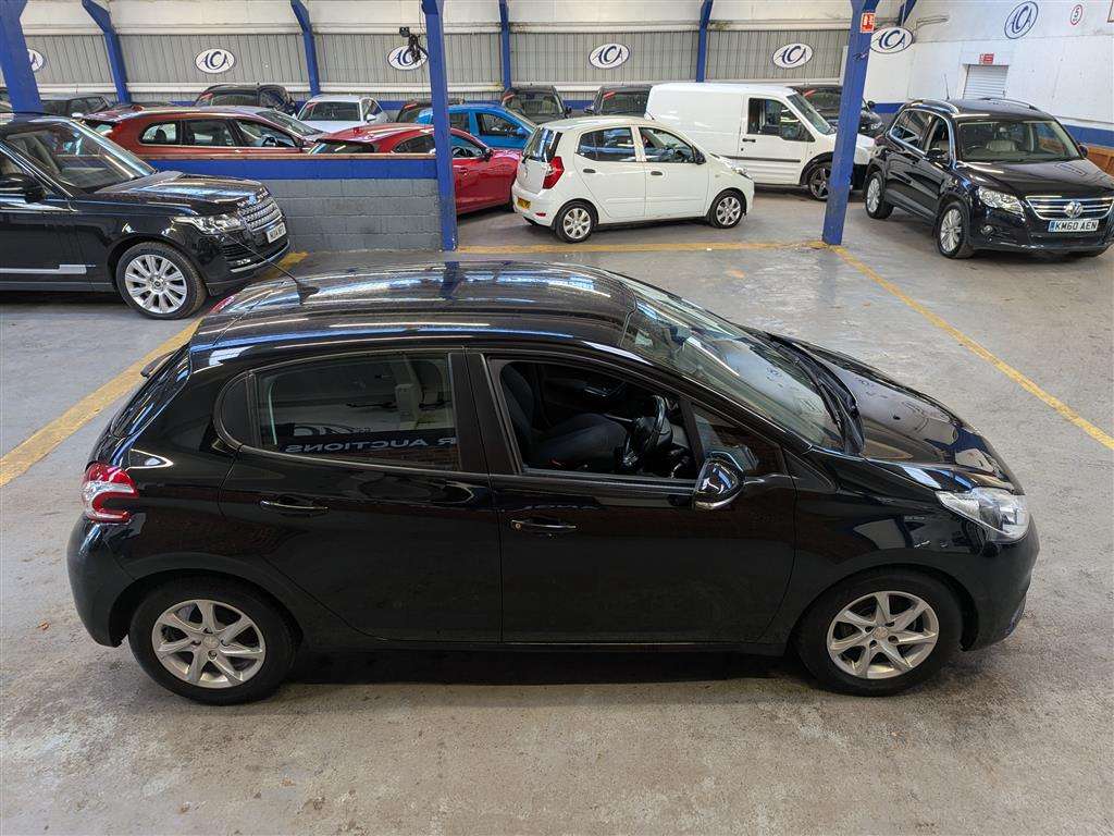 <p>2017 PEUGEOT 208 ACTIVE BLUE HDI S/S</p>