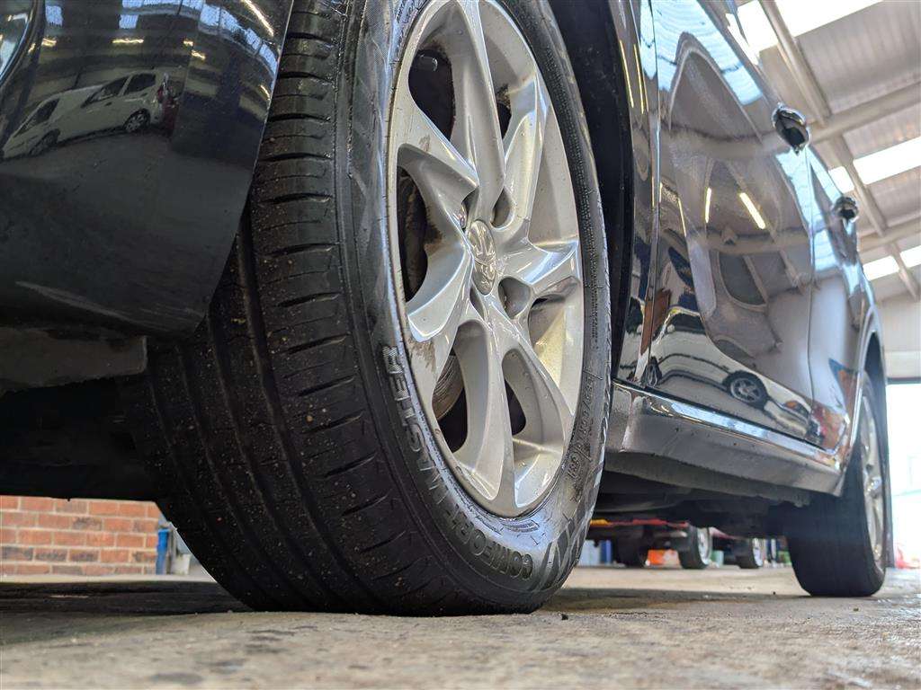 <p>2017 PEUGEOT 208 ACTIVE BLUE HDI S/S</p>