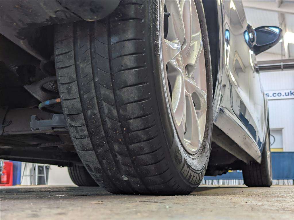 <p>2017 PEUGEOT 208 ACTIVE BLUE HDI S/S</p>