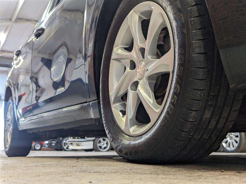 <p>2017 PEUGEOT 208 ACTIVE BLUE HDI S/S</p>