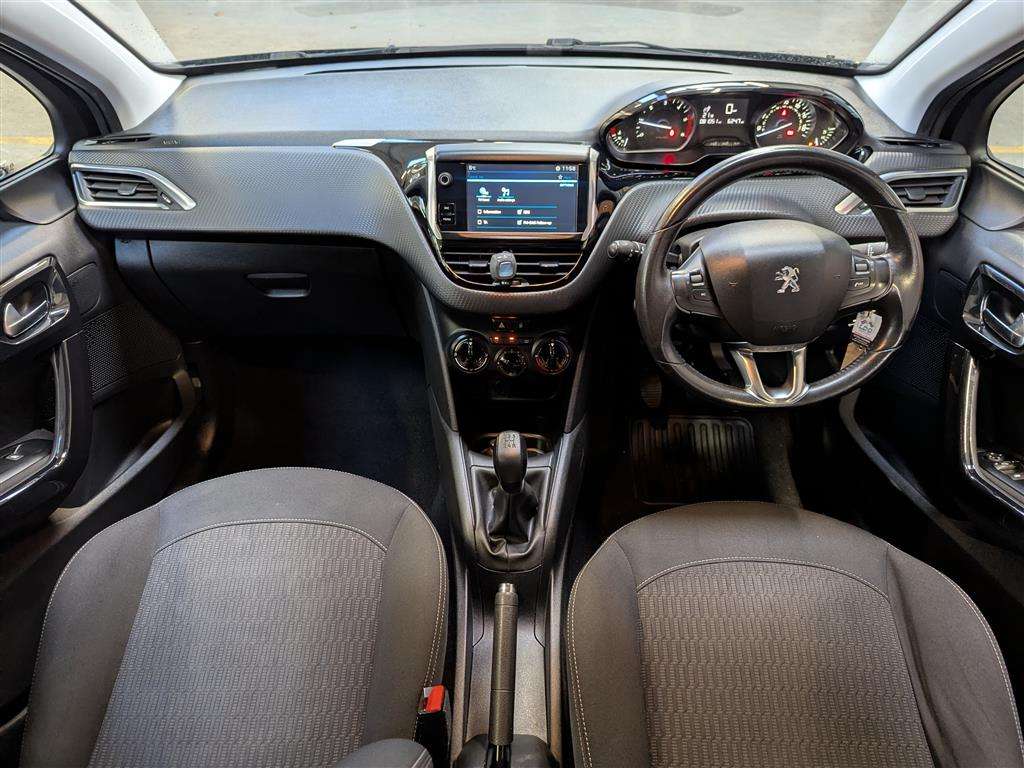 <p>2017 PEUGEOT 208 ACTIVE BLUE HDI S/S</p>