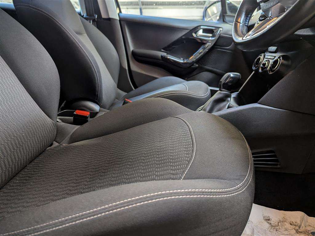 <p>2017 PEUGEOT 208 ACTIVE BLUE HDI S/S</p>