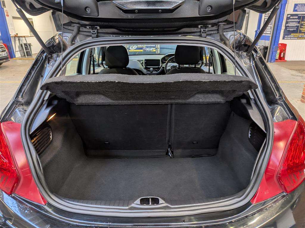 <p>2017 PEUGEOT 208 ACTIVE BLUE HDI S/S</p>