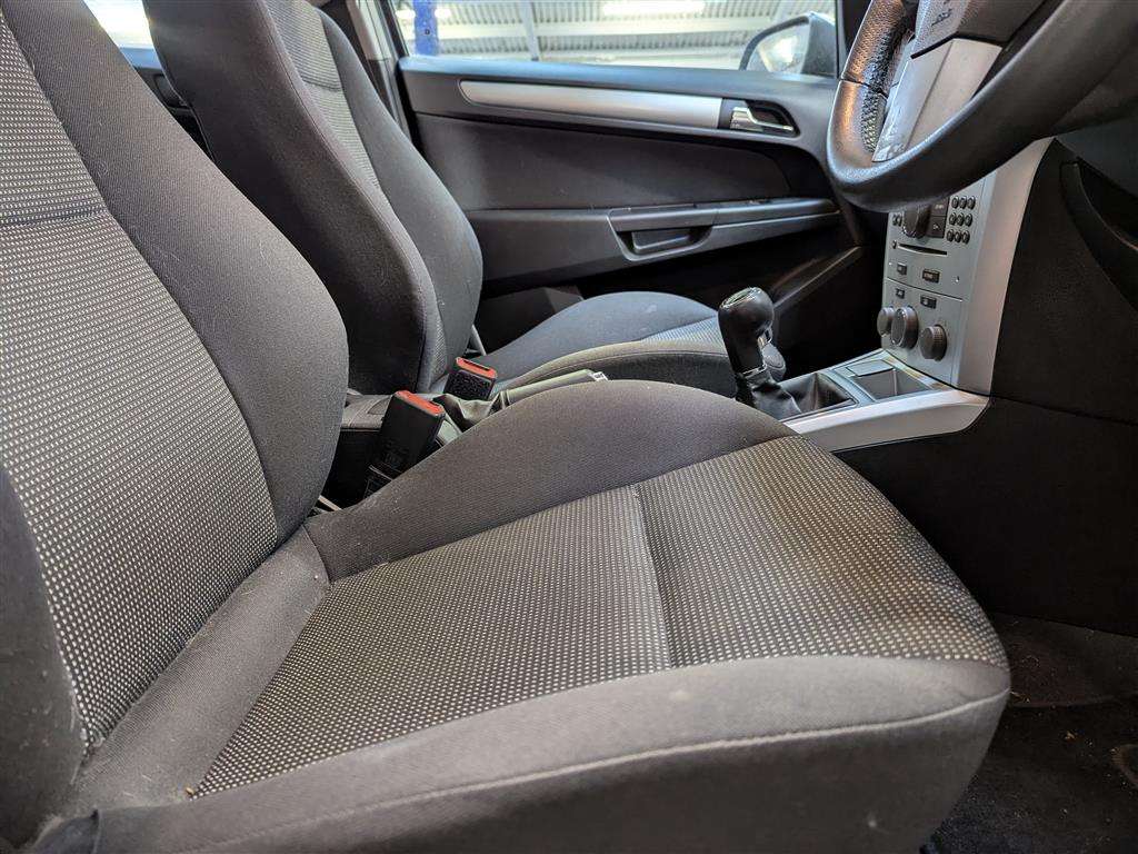 <p>2008 VAUXHALL ASTRA SXI</p>