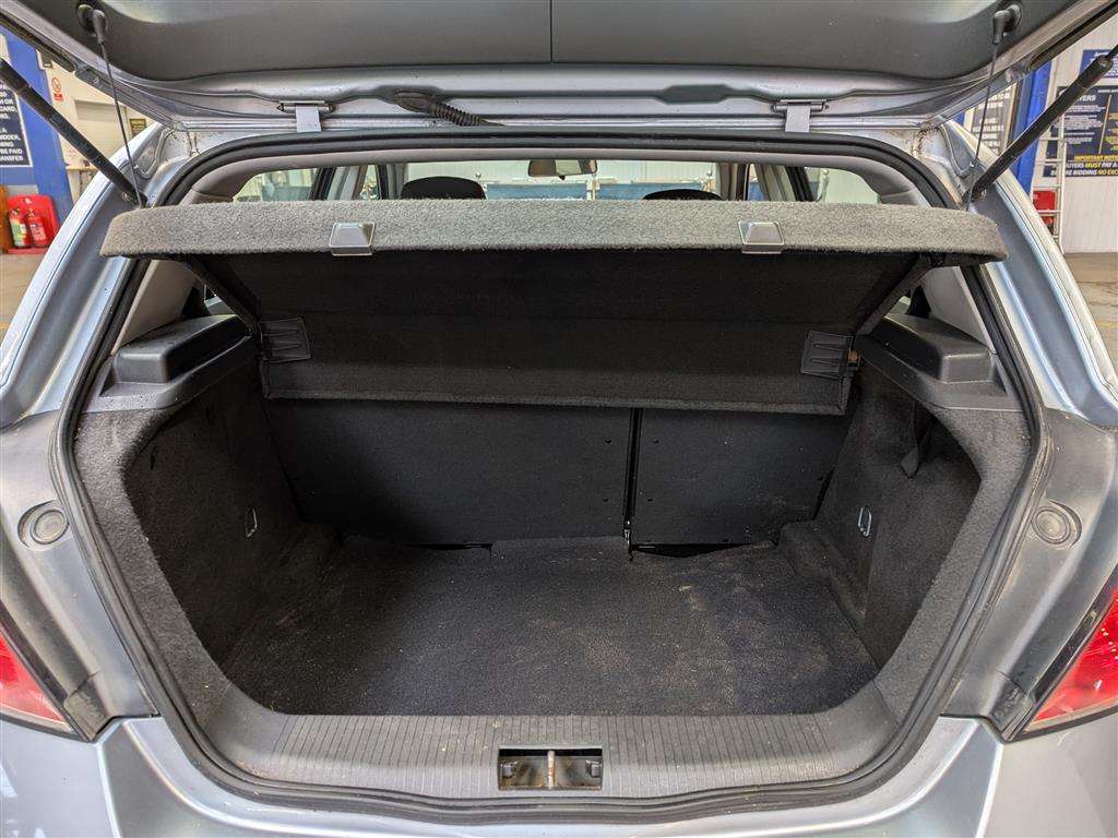 <p>2008 VAUXHALL ASTRA SXI</p>