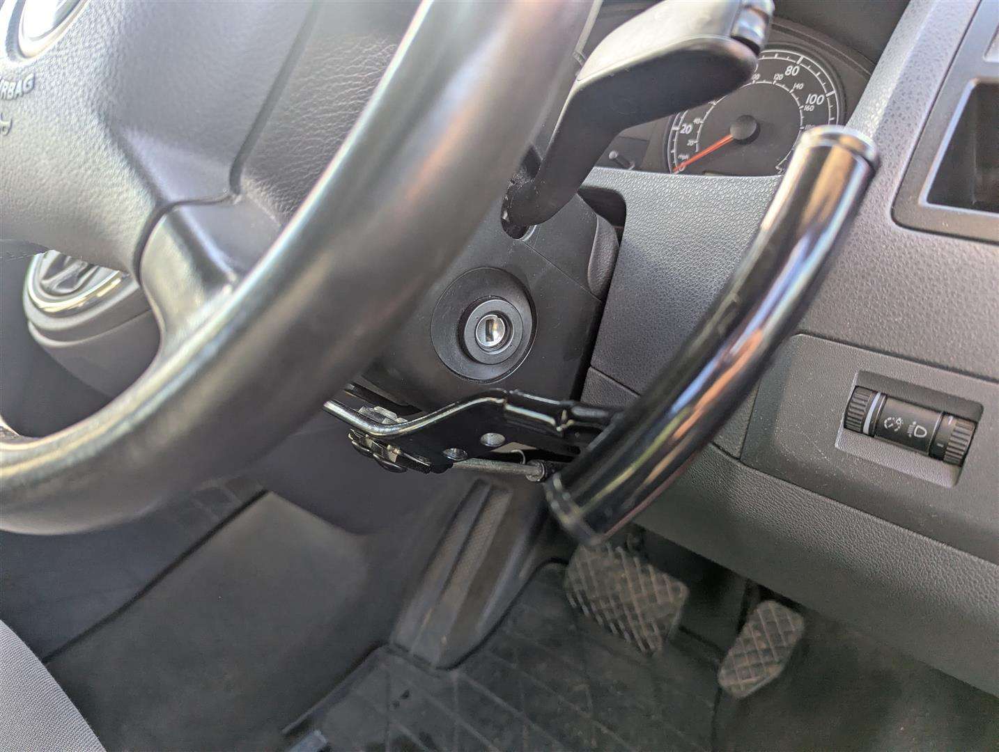 <p>2005 VOLKSWAGEN CARAVELLE SE TDI 130 AUTO W.A.V.</p>