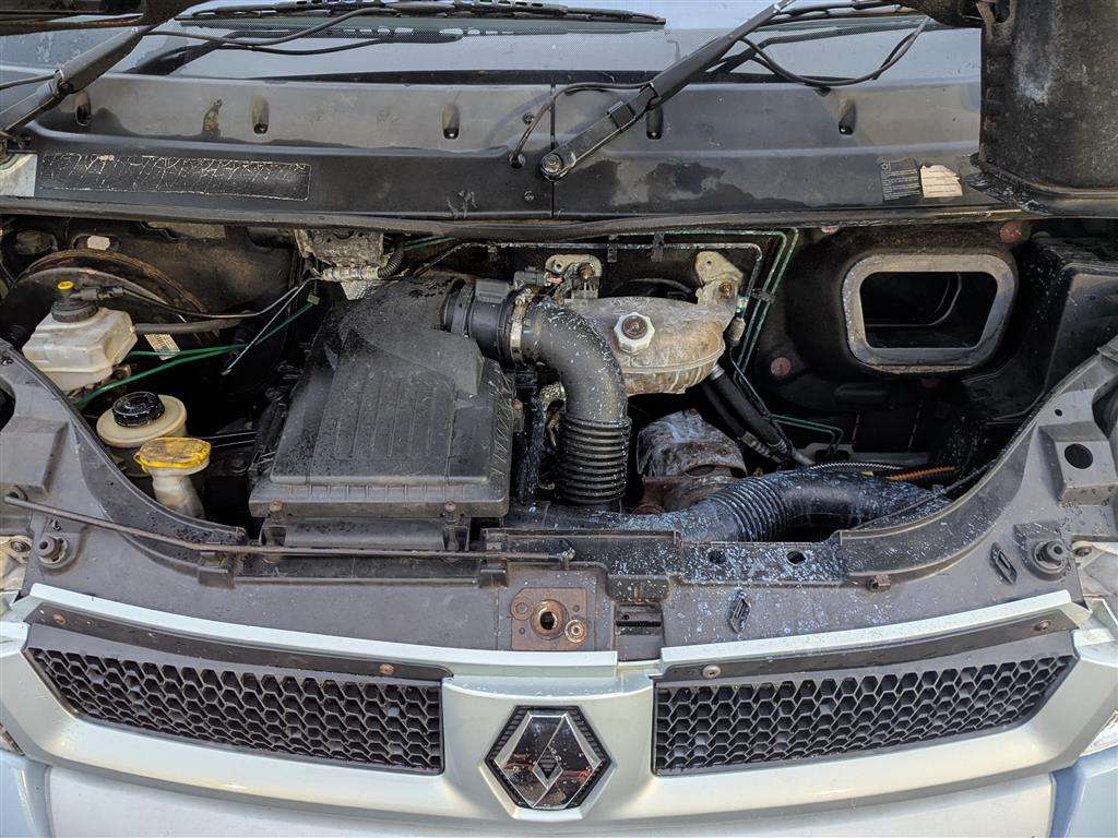 <p>2005 RENAULT MOTORHOME CARAVAN</p>