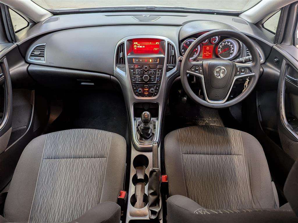<p>2015 VAUXHALL ASTRA DESIGN CDTI ECOFLEX</p>