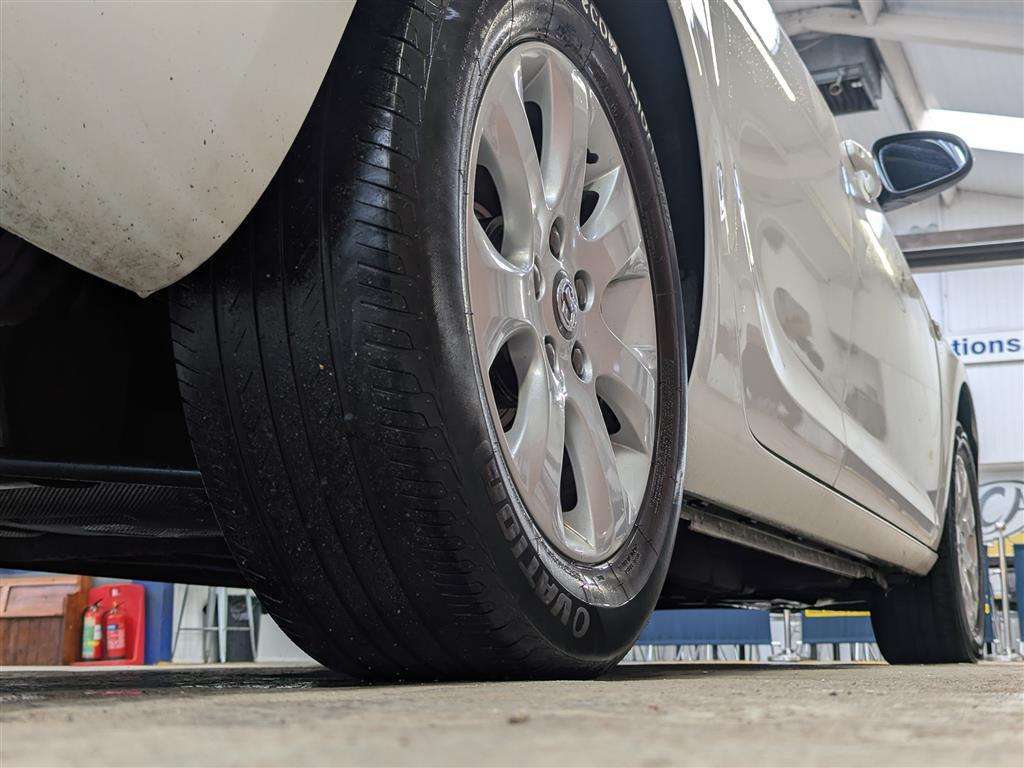 <p>2015 VAUXHALL ASTRA DESIGN CDTI ECOFLEX</p>