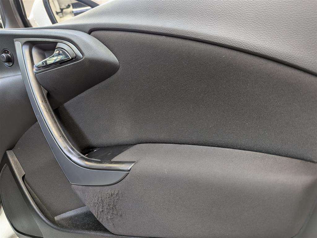 <p>2015 VAUXHALL ASTRA DESIGN CDTI ECOFLEX</p>