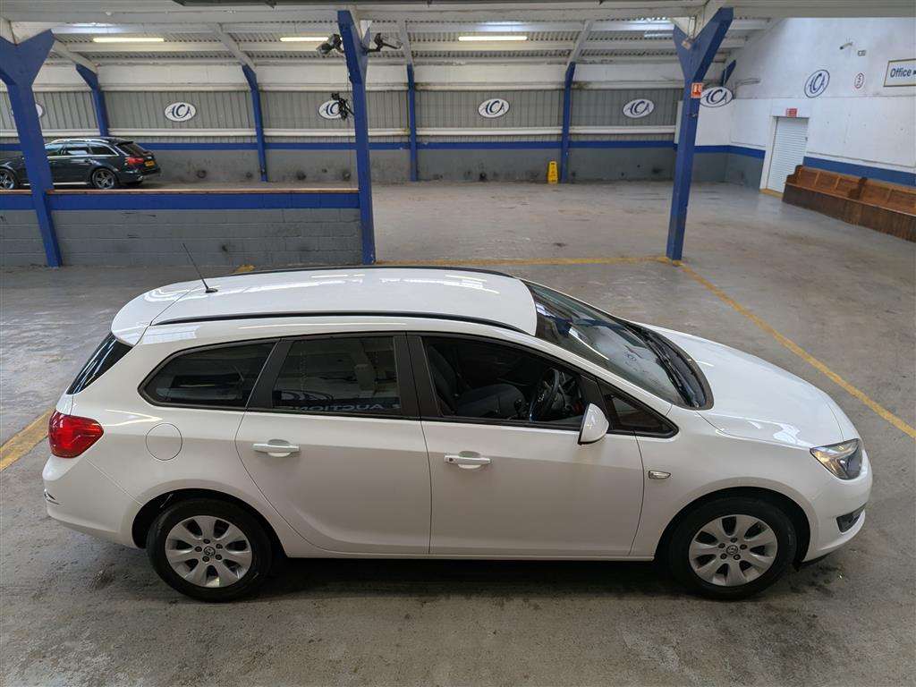 <p>2015 VAUXHALL ASTRA DESIGN CDTI ECOFLEX</p>